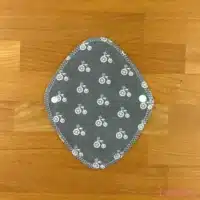 LanaLuna wasbaar inlegkruisje met flanel grijs met fietsjes