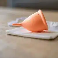 papayacup met katoenen zakje